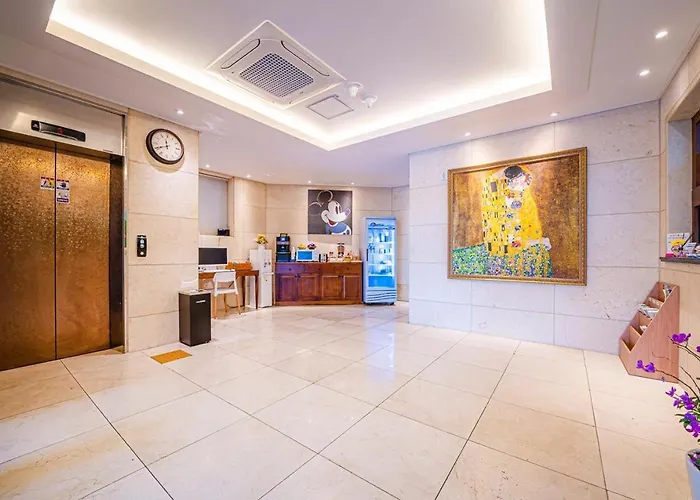 Momo Hotel
