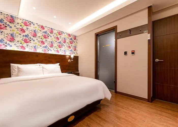 Momo Hotel
