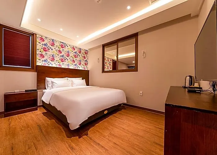 Momo Hotel Busan