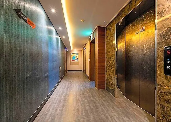 Momo Hotel Busan