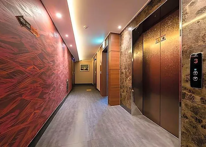 Momo Hotel
