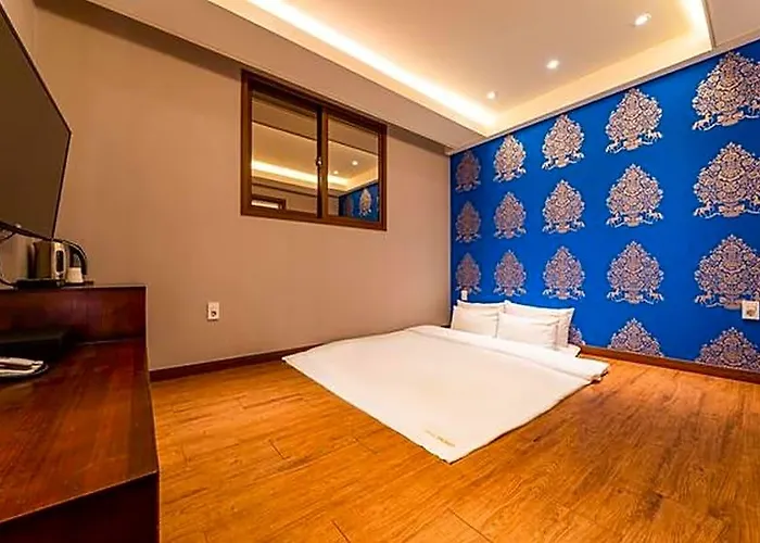 Momo Hotel
