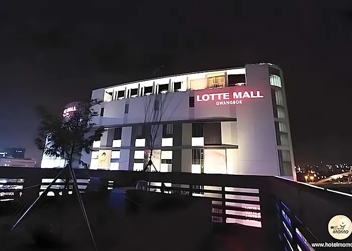 Momo Hotel 2*