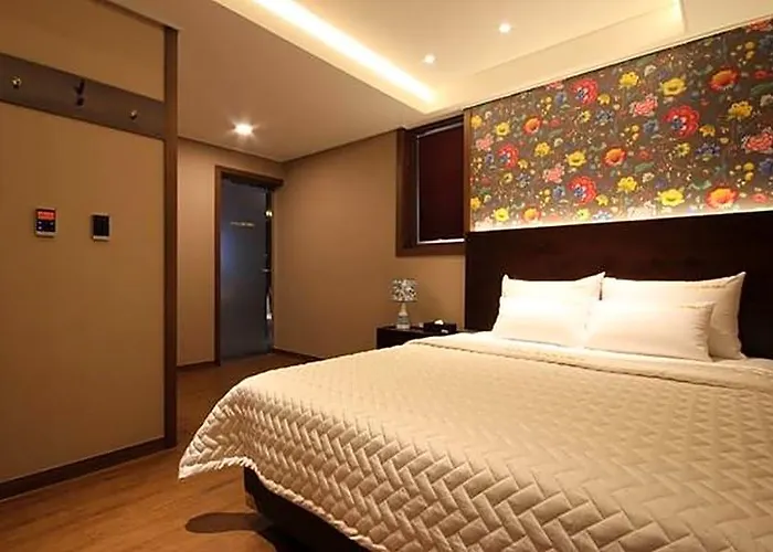 Hotel Momo 2*