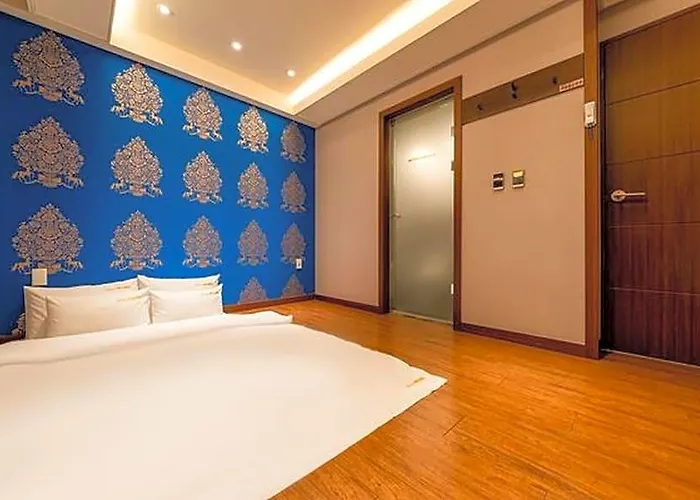 Momo Hotel