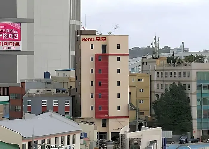 Momo Hotel 2*