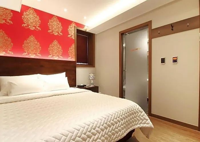 Momo Hotel Busan